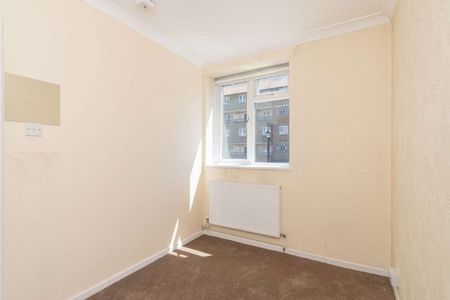 Four bedroom maisonette in a great central Hackney location. - Photo 2