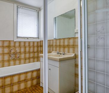 2/17 Henderson Road, Queanbeyan NSW 2620 - Townhouse For Rent | Domain - Photo 2