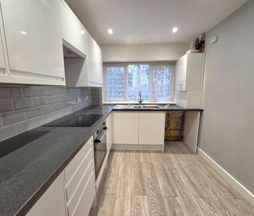 Leesland Road, Gosport - Photo 1