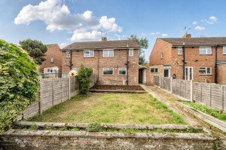 2 bedroom semi-detached house to rent - Photo 4