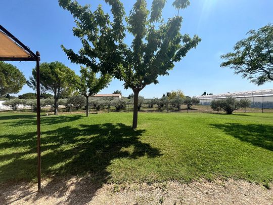 CHATEAURENARD - Villa de plain-pied sur 2 000 m² de terrain, - Photo 1