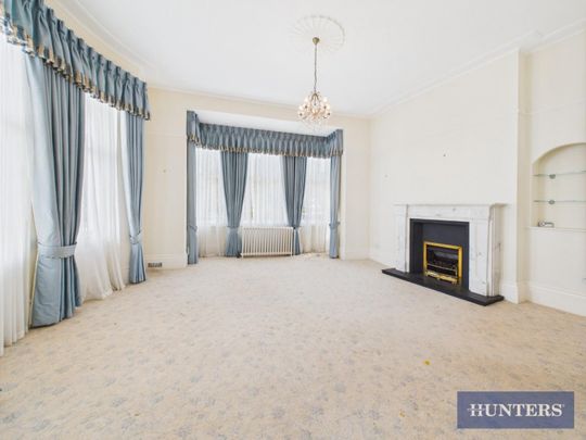 3 bedroom Flat To Let Total Size: 1053 SQ FT - Photo 1