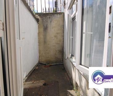 1 Bedroom Studio To Rent - Photo 1