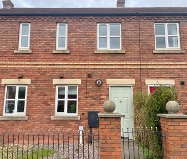 2 bedroom mid terrace to let - Photo 2