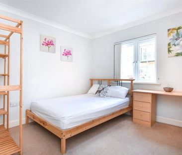 2 bed Apartment - To Let - Photo 6