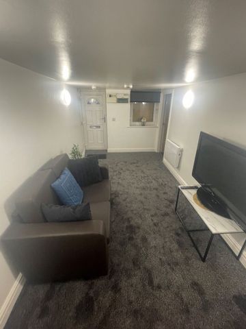 51 Geoffrey Street Apartment 1 - Photo 5