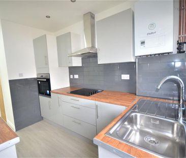 2 bedroom terraced house to rent - Photo 3