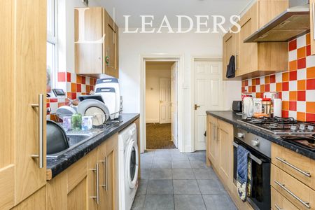 4 bedroom house to rent Hunter Street, Northampton, NN1 - Photo 4