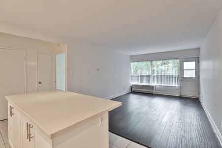 1 Bedroom Open Concept - Photo 2