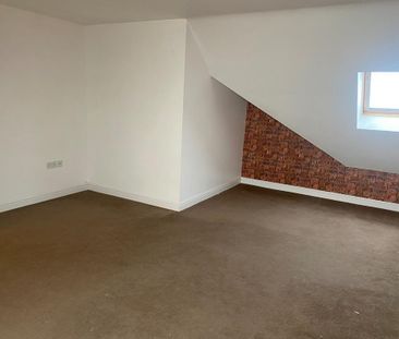 3 bedroom flat to rent - Photo 2