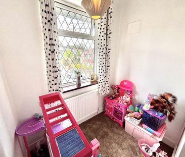 4 bedroom semi-detached house to rent - Photo 1