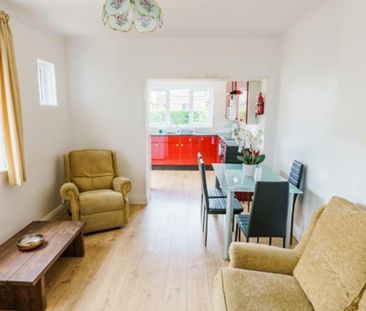 5 bedroom detached house to rent - Photo 1