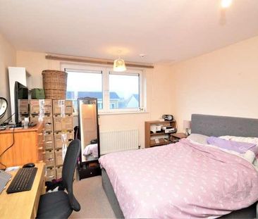 Sark Tower, Erebus Drive, SE28 - Photo 2