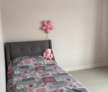 For Lease - 80 Inverness Way, Bradford West Gwillimbury, Ontario - Photo 5