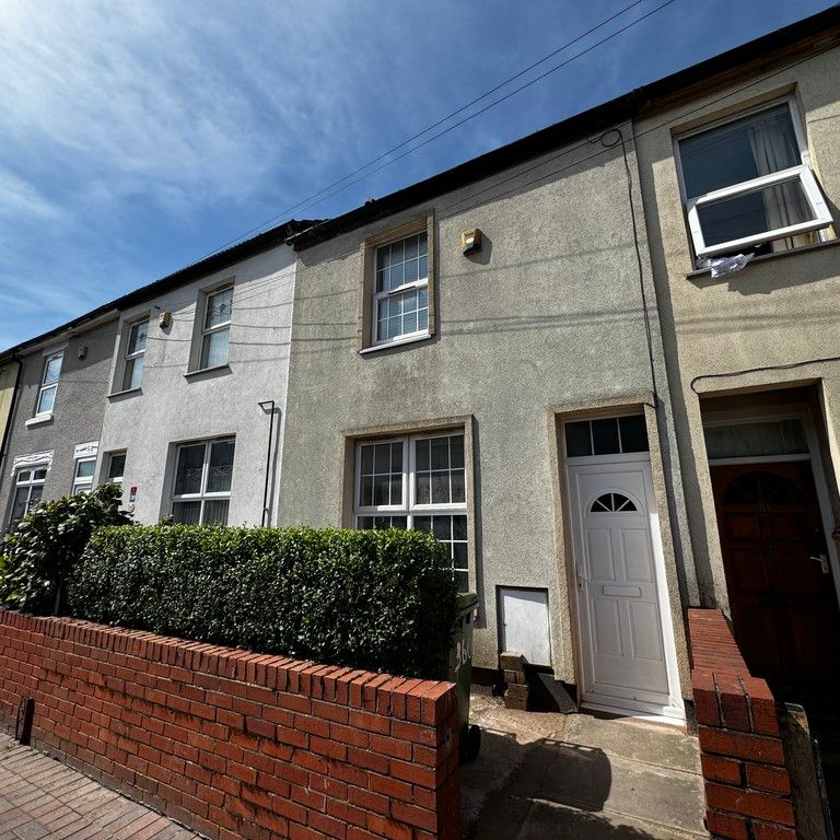 Dudley Road, Blakenhall, Wolverhampton - Photo 1