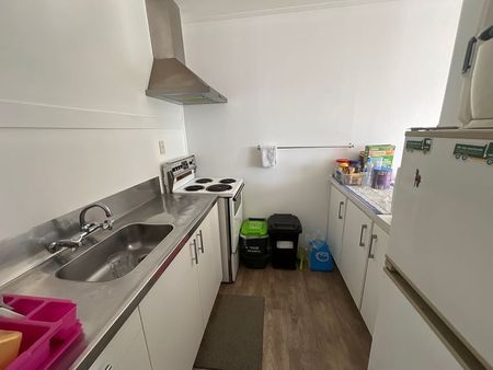 Charming 2BR Unit in Avondale! - Photo 5