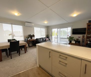 Unit 1, 3 Leith Way, Rothesay Bay, Auckland - Photo 2