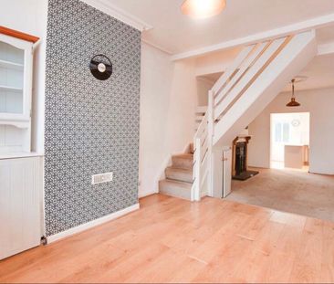 Avenue Road Extension - Photo 3