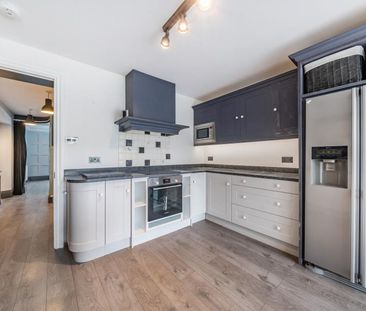 Woodlands Road, Guildford, Surrey, GU1 - Photo 1