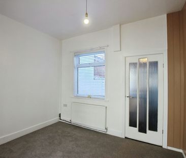 Terraced House to rent on - Photo 5