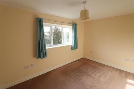 2 bedroom semi-detached house to rent - Photo 2