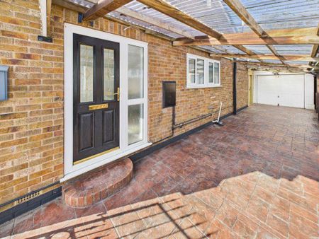 2 bedroom bungalow to rent - Photo 3