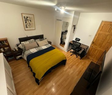 1 Bed Flat, Burwell Walk, E3 - Photo 2