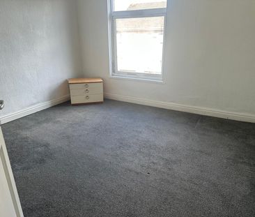 2 bedroom house on Booths Fields, CV6 6GH area - Photo 3