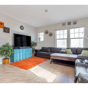 Corner Unit Townhouse in Abbotsford! - Photo 2