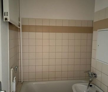 Mit WBS - 1 Raumwohnung mit Badewanne und Balkon, Fahrstuhl vorhanden - Photo 6