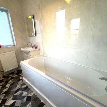 Church Crescent, Clacton-on-sea, CO15 - Photo 4