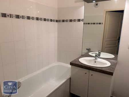 Location Appartement 2 pièces 55m² ARMENTIERES 59280 - Photo 5