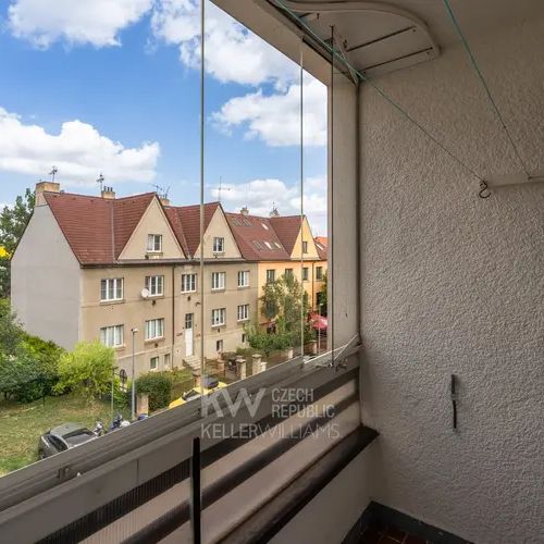 Světlý byt 3+kk se dvěma lodžiemi v klidné části pražské Michle - Fotografie 1