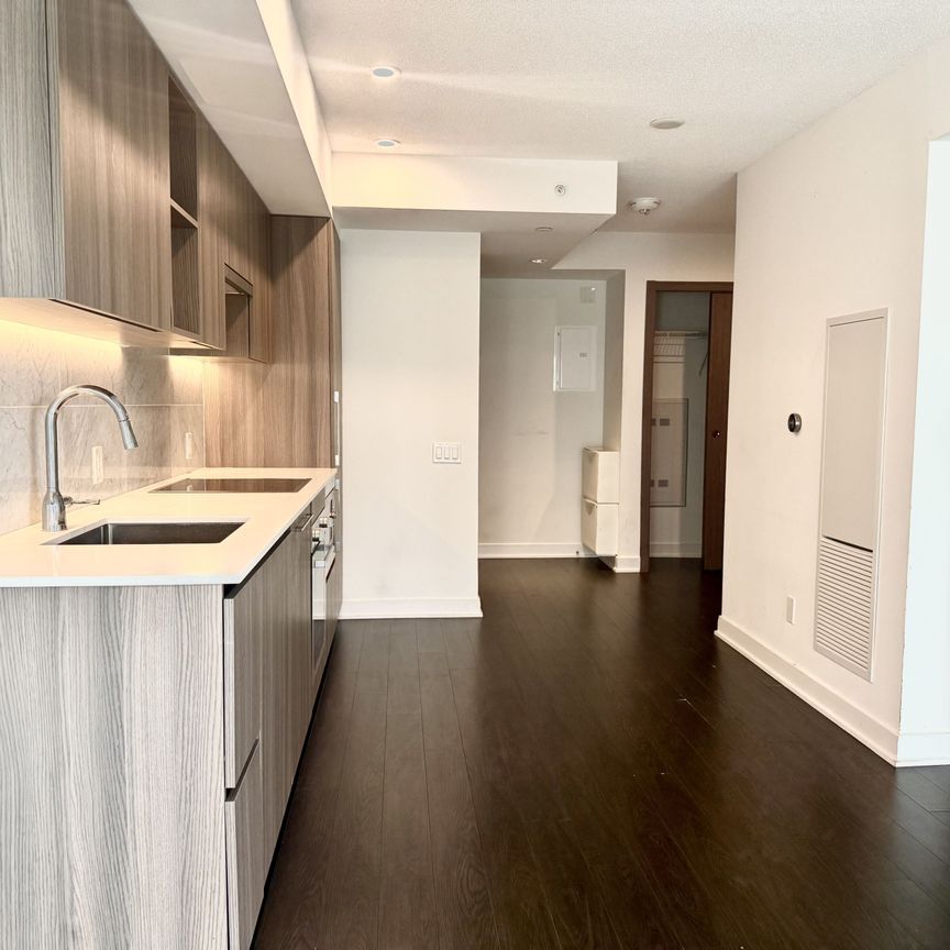 For Lease - 17 Bathurst Street Unit# 2305, Toronto, Ontario - Photo 1