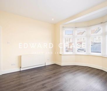 4 bedroom terraced house to rent - Photo 3