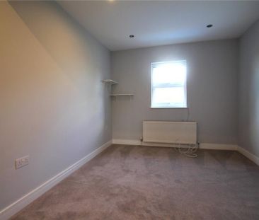 2 bedroom semi-detached house to rent - Photo 3