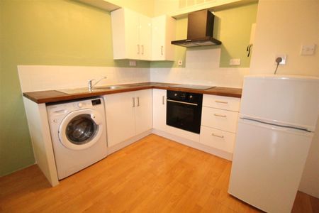 1 Bedroom Studio - Purpose Built To Let - Photo 3