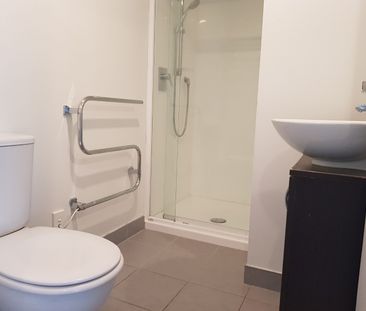 2 Bedroom with Double Glazing! - Photo 6