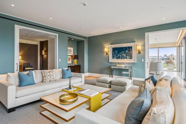 4 bedroom flat to rent - Photo 1