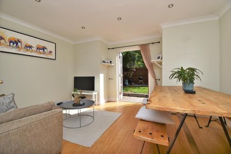 3 bedroom terraced house to rent - Photo 2