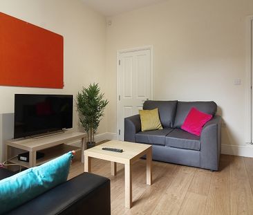 Fantastic 3 bedroom student property - Photo 2