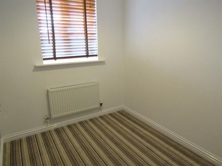 3 bedroom House To Let - Photo 4
