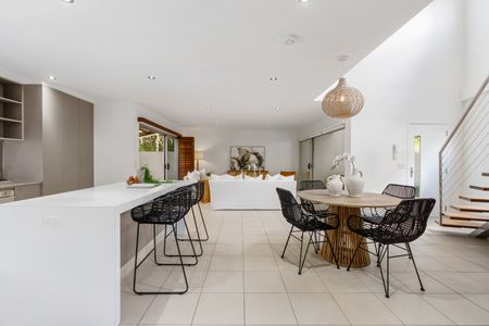 1/27 Chairlift Avenue, Mermaid Beach QLD 4218 - Villa For Rent - $1,450 | Domain - Photo 3