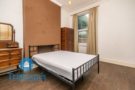 5 bed Semi-Detached House for Rent - Photo 5