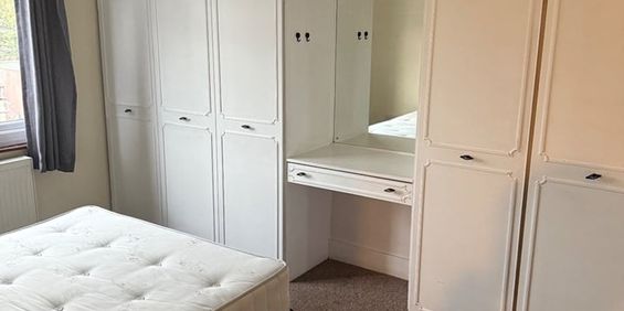 Room in a Shared House, Great Cambridge Road, N18 - Photo 3