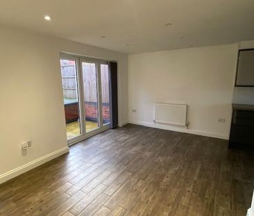 3 bedroom detached house to rent - Photo 2