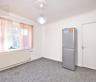 5 bedroom semi-detached house to rent - Photo 1