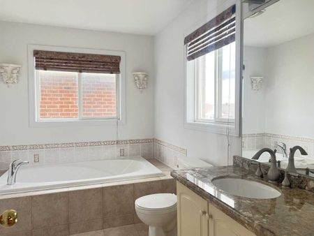 For Lease - 50 Danpatrick Drive, Richmond Hill, Ontario - Photo 3