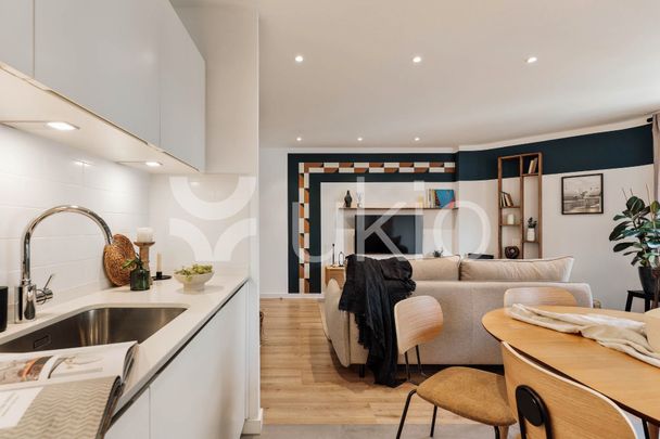 Apartamento de alquiler en Carrer de Viladomat, Sant Antoni - Photo 1