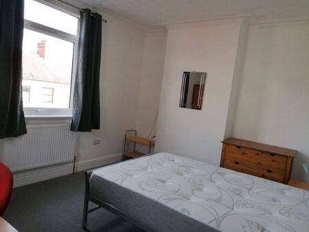 Orme Road, Bangor, LL57 - Photo 2